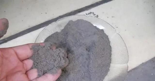 旺盛|花盆里种的花不需要买泥土,用这种东西混合种的花草都很旺盛