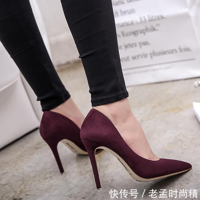 穿上这样一双高跟鞋,瞬间显现你优美的身段