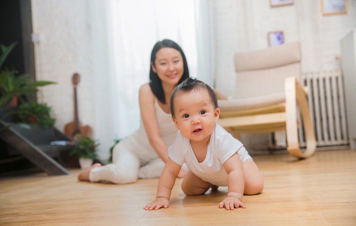 宝宝|宝宝身体出现四个变化，暗示其进入“猛涨期”，宝妈喂养要改善