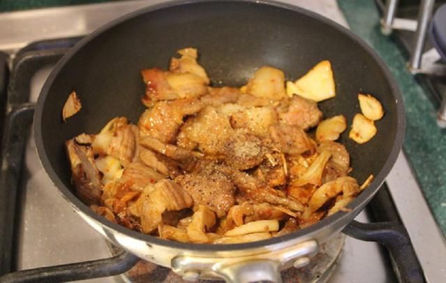 五花肉这样做香死了，比炖肉过瘾，比红烧肉下饭，做法太简单了！