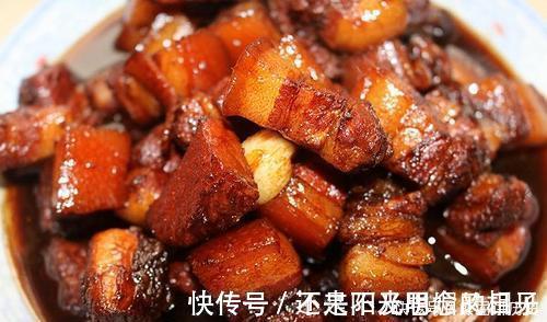 做红烧肉，有人用冰糖有人用白糖，大错特错，大厨教你正确做法！