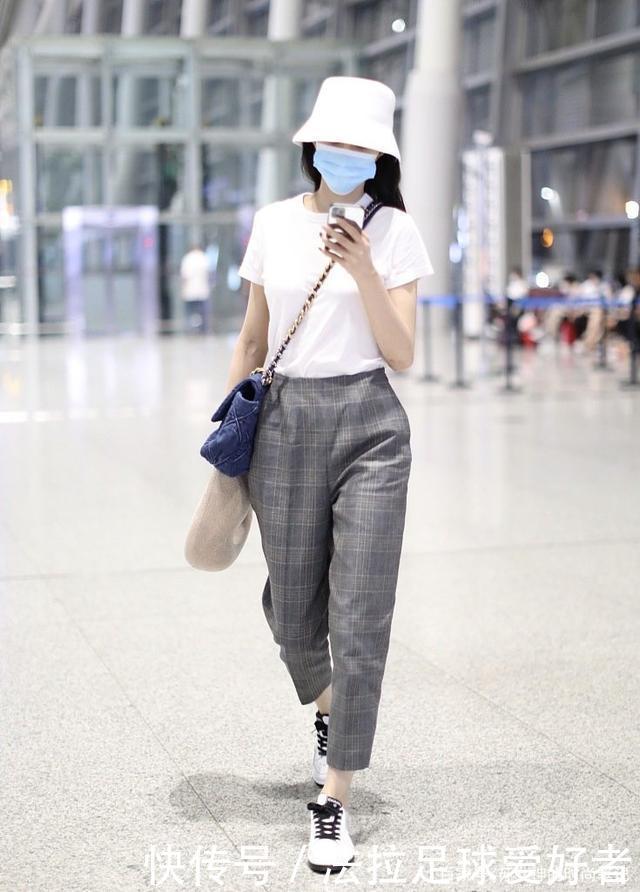 阔腿裤已经下岗了,今年流行这6条“吃肉裤”,显瘦时髦谁穿谁美