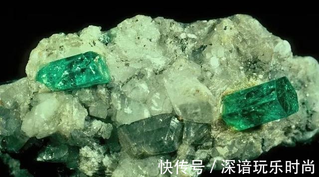 佳士得 看过了这些珠宝,我才读懂了祖母绿的“年轻范”!