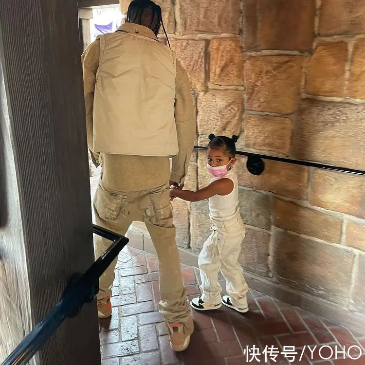 sTravis 的迷惑“神裤”，你看懂了吗？