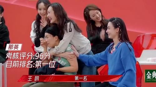 《浪姐2》那英打破舞台常规,慢歌也可动人心弦,回忆杀更是一绝