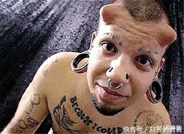 男子花重金27年整容上千次，只为变成老虎模样，还想四肢行走