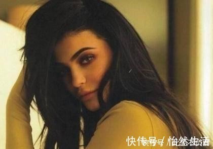 女神|身高不到1米6的她, 因为身材而得名, 如今成为微胖界女神的佼佼者