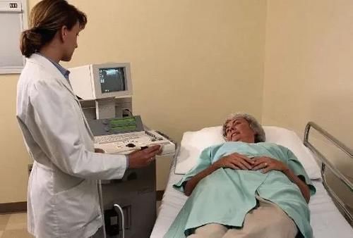 肠清茶|52岁李女士花费10万治便秘,却养出肠癌前病变,早知早受益