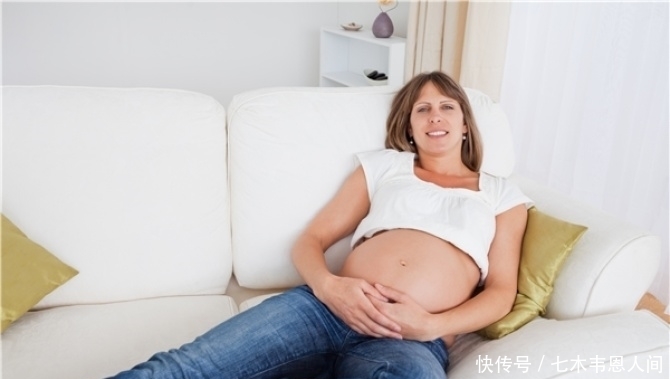 葛优|孕妇不正当的坐姿会伤害宝宝,这几点错误的姿势,准妈妈要注意了