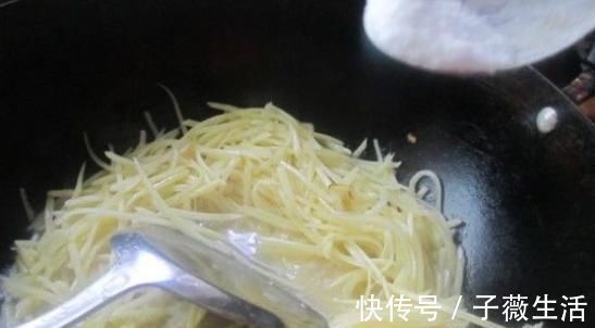 西红柿|忠告炒土豆不宜放此物,吃了就是没病找病,现在知道还不晚