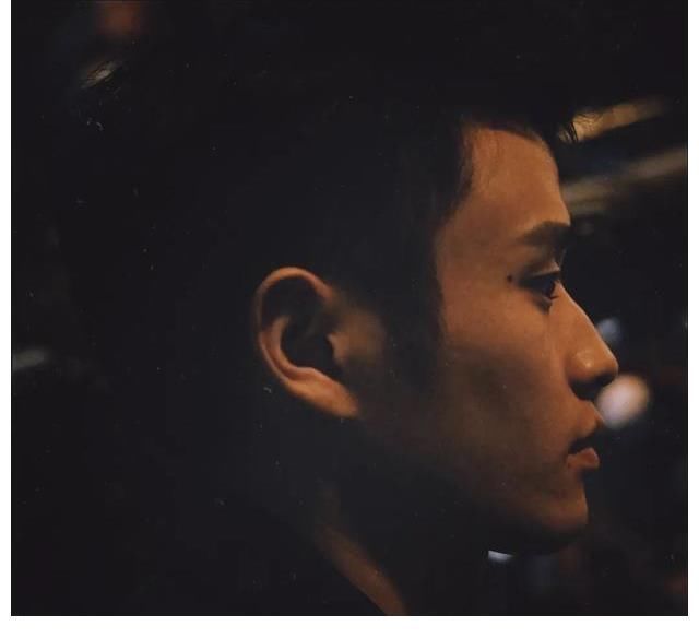 三胞胎:人都是片面地看别人,但没有人是片面地活着 从段子到段子