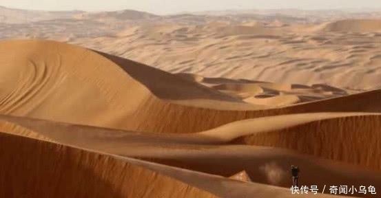 阿拉伯最大沙漠突降大雨,24小时下了9年的雨量,原因为何?