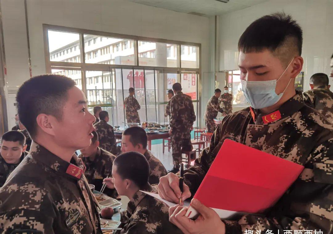 缓解|新训进行时丨暖心“家乡菜”,缓解思乡一步到“胃”