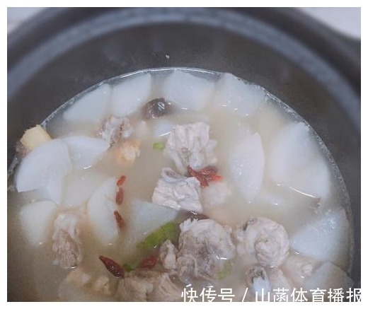 做法|排骨萝卜汤的家常做法，注意这一点，萝卜软烂，排骨鲜嫩