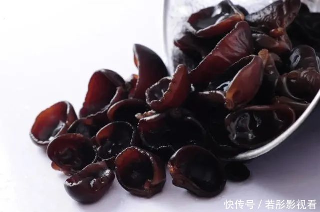 远离血栓，请记住，晨起两坚持，晚上两不要，血管才会更通畅