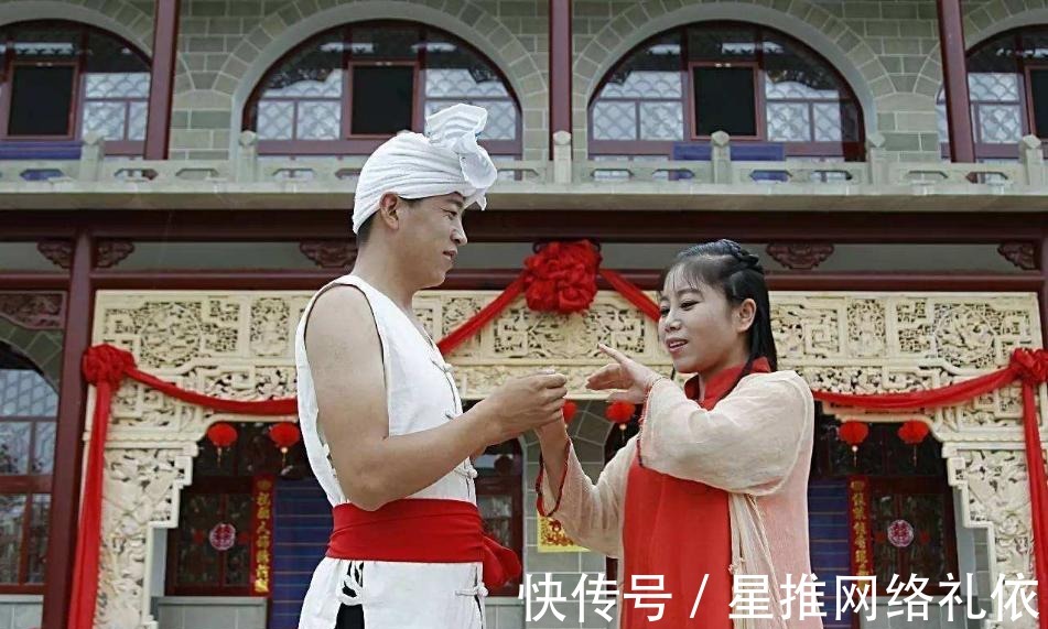 黑格尔|她四次登上《星光大道》花费120万，不仅没红，还欠债40万