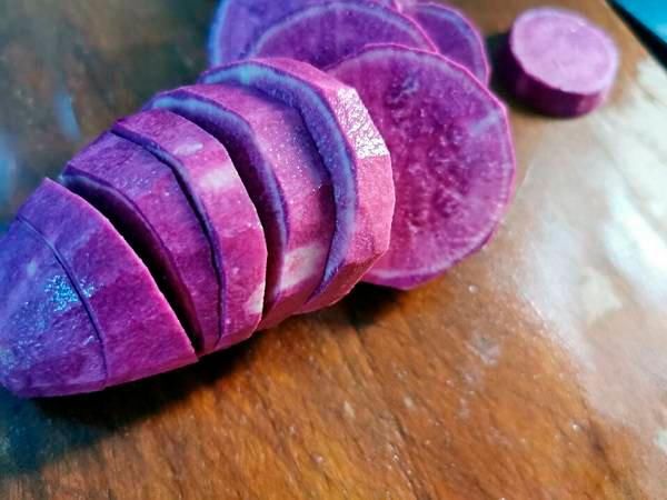 看似三明治,却是香甜软绵的紫薯夹心蛋糕