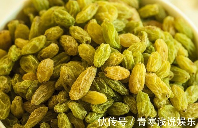 吃葡萄干|吃葡萄干，洗或不洗？清水洗等于白洗，教你一招，快速除去脏东西