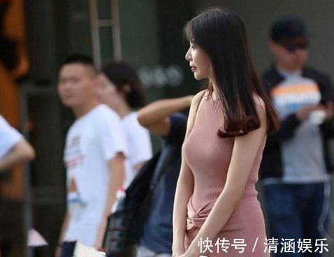 有气质|穿紧身打底裤的小姐姐年轻漂亮有气质，秀出完美身形