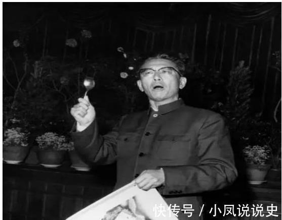 波折&揭秘乔冠华的后事,用2000元稿费安葬自己,结局如何?