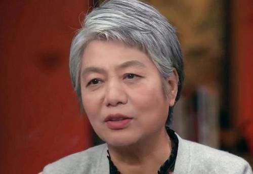 睡姿|宝宝的“睡姿”不仅能暗示性格,李玫瑾:这2种睡姿的宝宝智商高