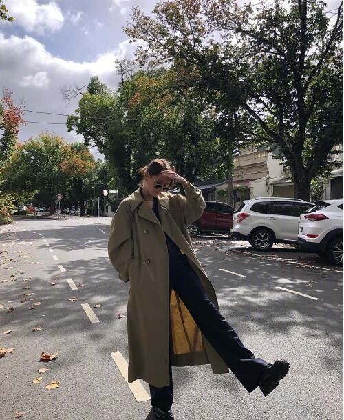 澳洲博主Jessica Alizzi是如何轻松就把简单的衣服穿出时尚感