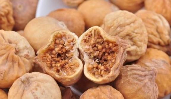 女生痛经|女生痛经疼到打滚？包里常备3种“小零食”，不仅排净淤血还减脂