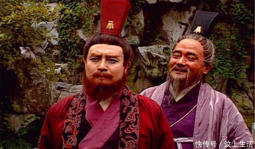 孙策|孙策的托孤大臣张昭,为何在赤壁之战前,要力主孙权向曹操投降呢