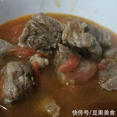 配着这盘牛肋条炖西红柿,米饭可以吃三大碗
