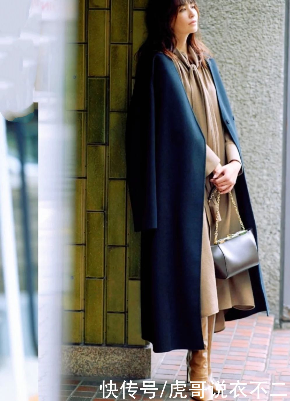 大衣穿搭关键在配色，日本博主都爱这4种配色方案，太优雅了