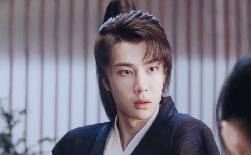 ,,,|王一博《抉择》剧照被骂丑,眼睛无神像犯困,观众吐槽不适合正剧