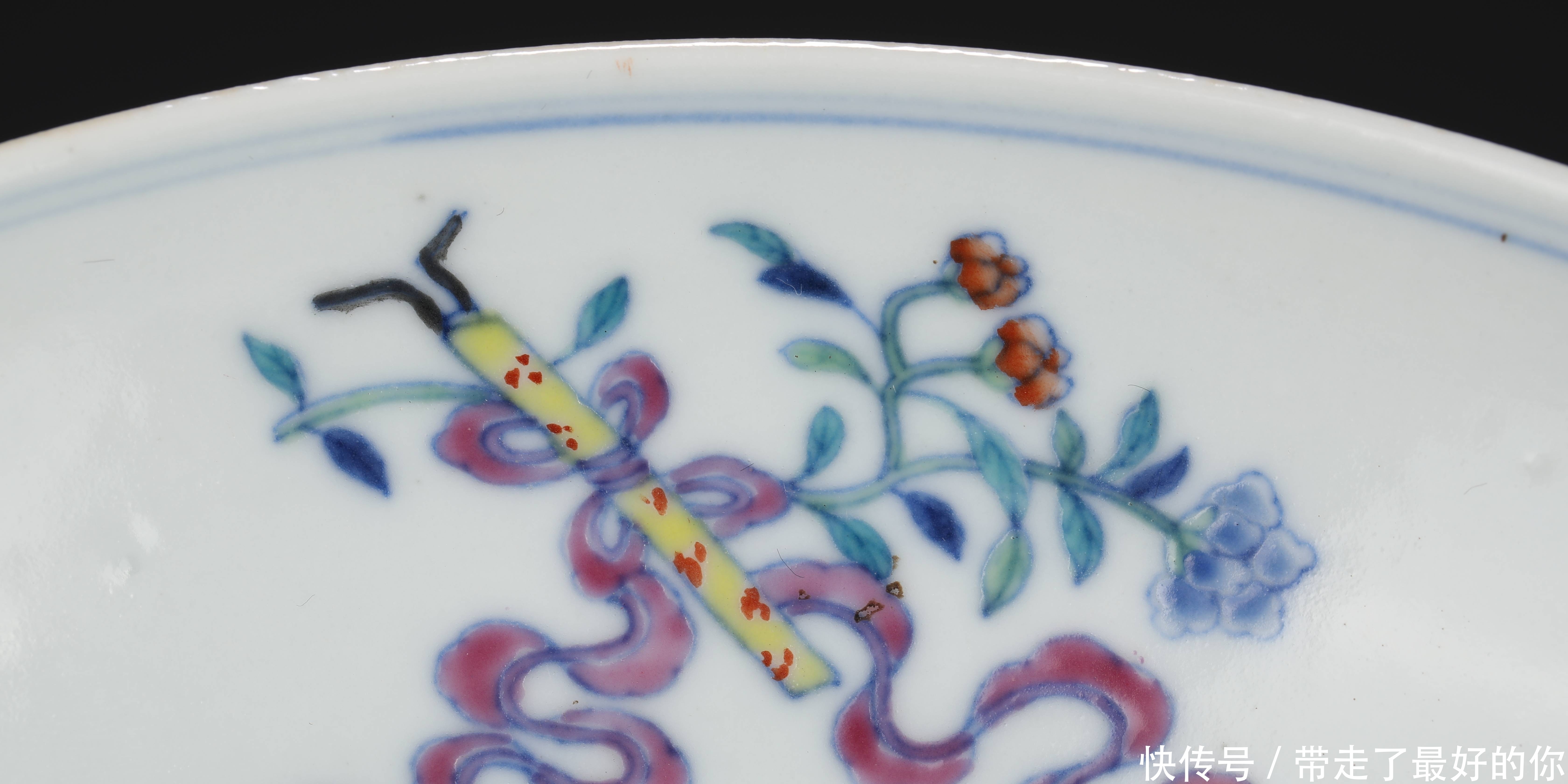 斗彩缠枝|官窑《大清乾隆年制》乾隆 斗彩缠枝花卉暗八仙纹折腰盘