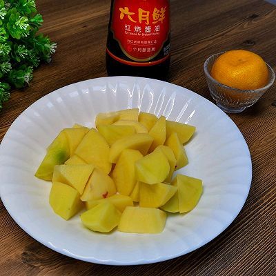 红烧土豆鸡块|红烧土豆鸡块