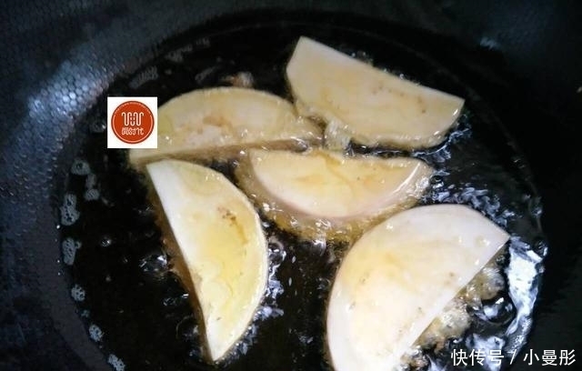 在家做茄子,我教你一招,不仅不吸油,味道比红烧肉还香!