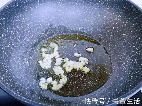 冬天，吃鸡肉鸭肉不如它，简单炒一炒，提高智力，孩子要多吃