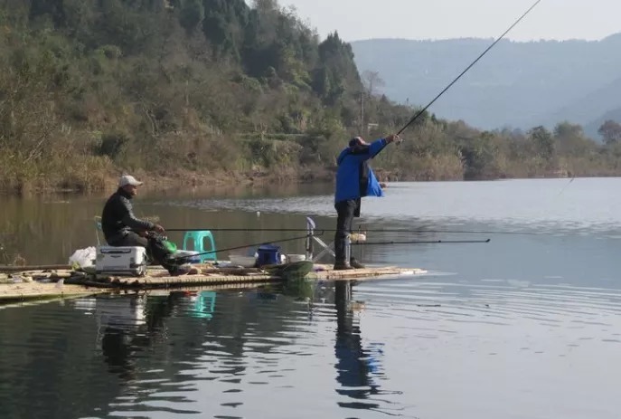 冬季钓鱼的几大误区,看看你在犯哪些错误?及时改正,有机会爆护