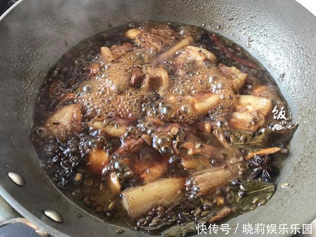 它是“天然染色剂”,卤肉的时候加2颗,颜色就特别鲜亮诱人