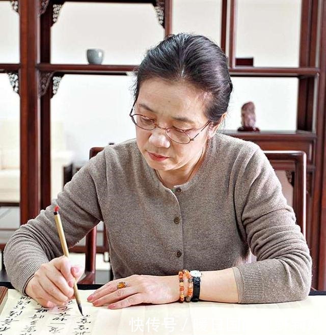 烂摊子&沈鹏纵容丑书,留下烂摊子让孙晓云主席相当为难!