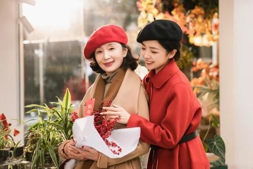 立春后，别穿羽绒服了，太土！学三木这样穿，时髦洋气有女人味