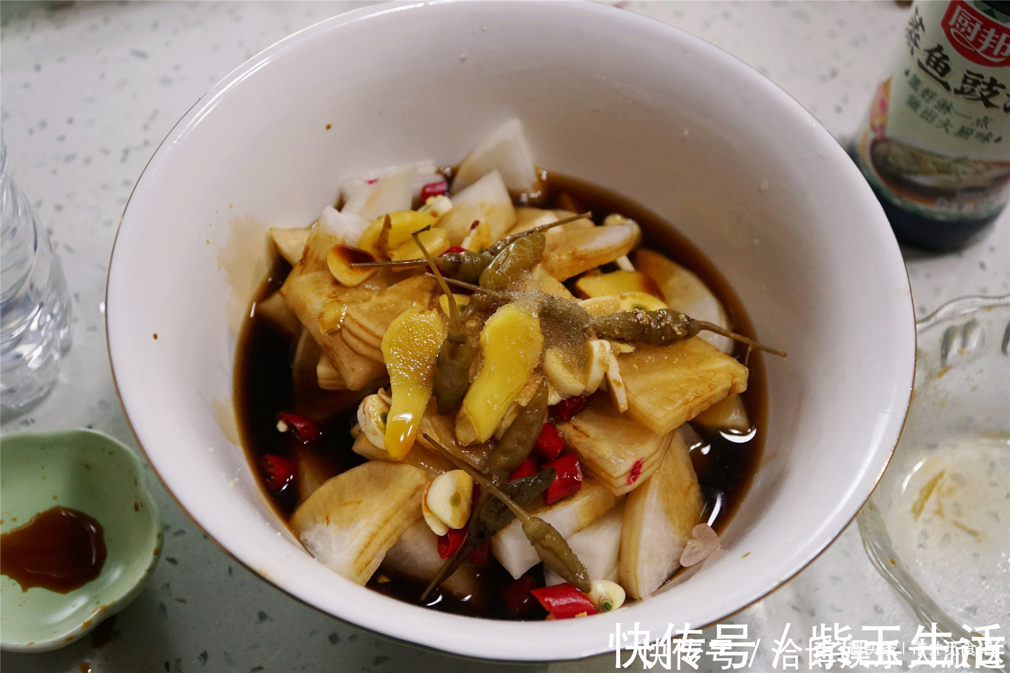 酸辣腌萝卜|做腌萝卜，别只会加盐和酱油，分享饭店用的秘方，简单好吃嘎嘣脆