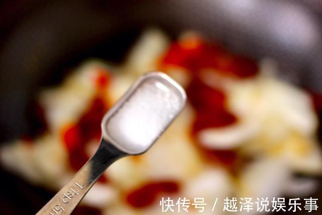 腊肠|炒白菜时，什么时候放醋是重点！顺序对了，“酸溜的”开胃又下饭