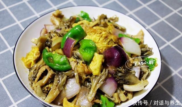 朋友来拜年,做了10道菜来招待,有荤有素有面子,吃着胃里舒服!