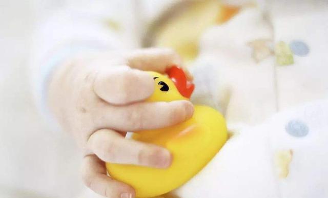 不掉|怎么都丢不掉的毛绒玩具和小毛毯,孩子行为背后的小心思您知道吗