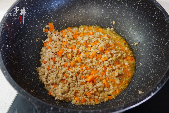  年夜饭上加盘“一帆风顺”，几个青椒蒸一蒸，鲜香解馋，寓意好