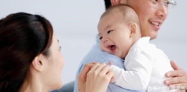 喂奶|给婴儿拍嗝要拍多久,怎么才算拍好了给宝宝拍嗝需注意这些事项!