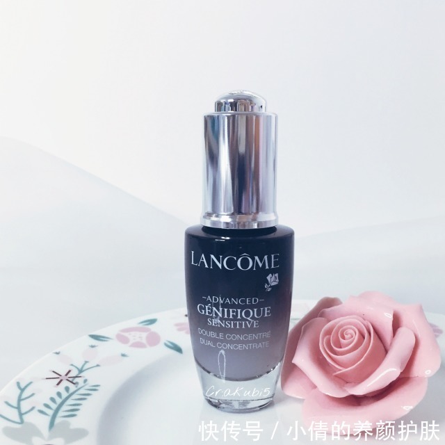 肌肤 女人过了40岁抗老护肤品怎么选?用这几款就够了,淡纹紧致还补水