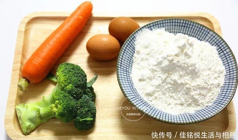 西兰花|10分钟早餐饼，不用揉面，有菜有蛋，放凉了吃也很软