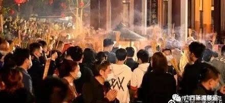 老年|大年初一行大运,南宁路上“红通通”,你参与了吗?