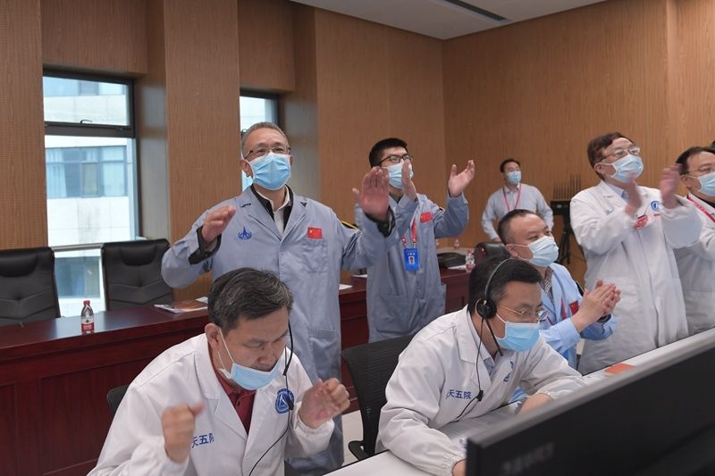 国家航天局 成功后最美的拥抱！“天问一号”着陆火星任务现场花絮