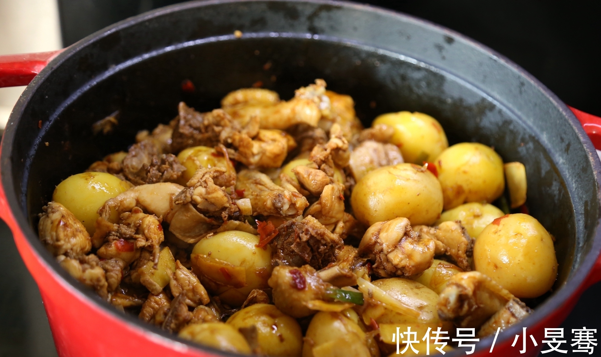 一日三餐|如此的土豆做法，天天吃都稀罕，找对方法，油盐都不用，香气加倍